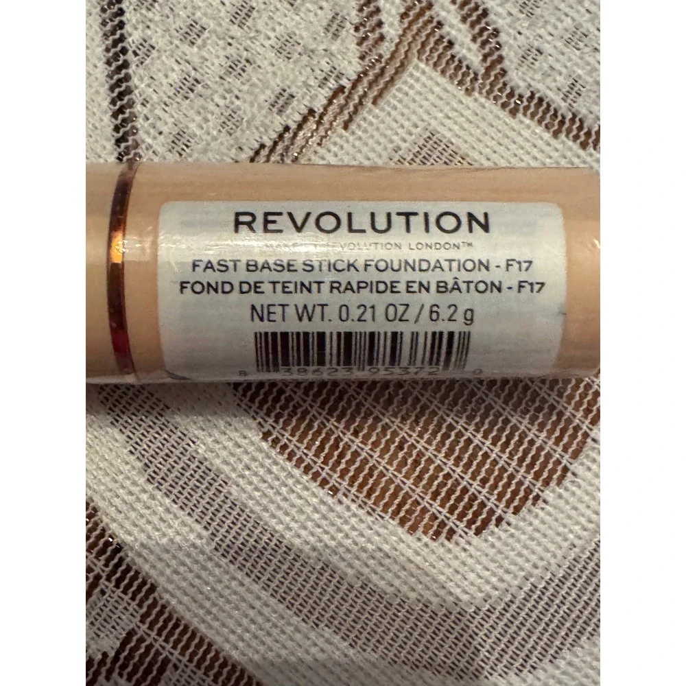 Makeup Revolution London Fast Base Stick Foundation F17 Deep Dark Skin Tones